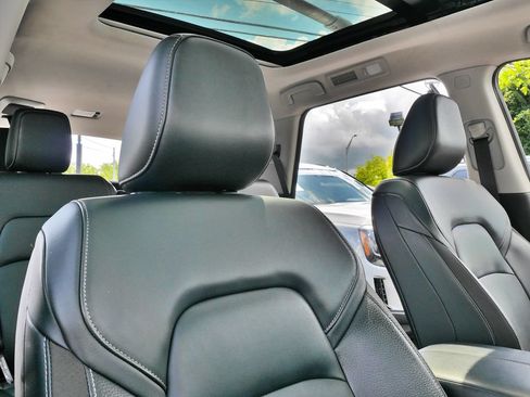 Used 2022 Nissan Pathfinder SL w/ SL Premium Package FWD image 14