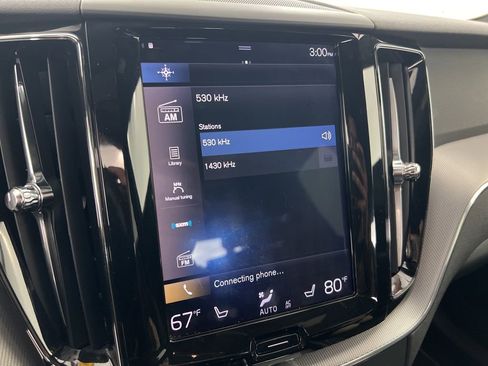 Used 2018 Volvo XC60 T6 R-Design w/ Convenience Package image 12