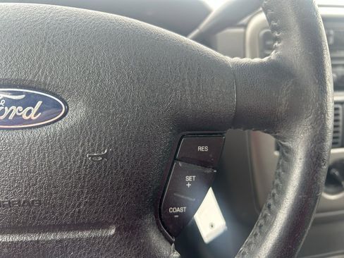 Used 2005 Ford Explorer XLT image 18