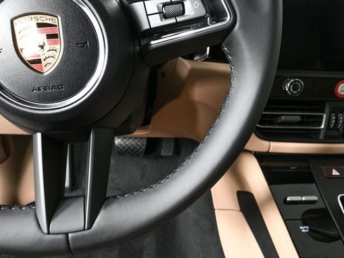 Certified 2026 Porsche Macan image 11