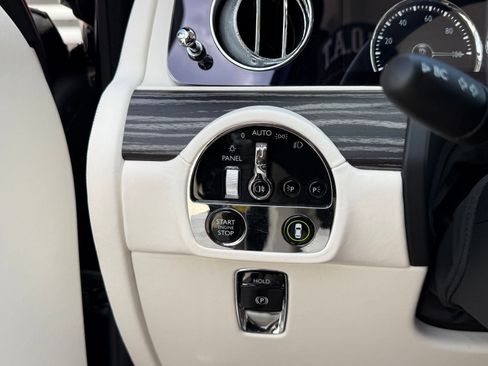 Used 2021 Rolls-Royce Ghost AWD/4WD image 37