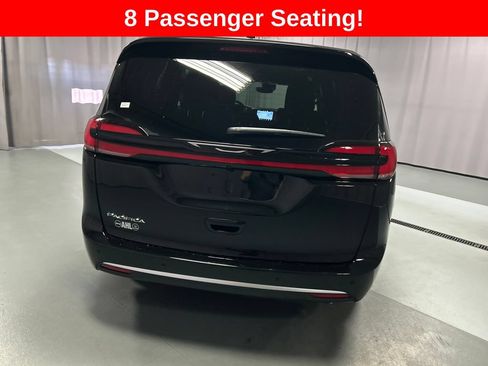 New 2027 Chrysler Pacifica Select FWD image 6