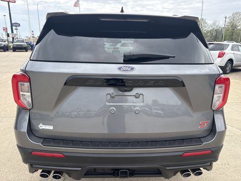 Used 2022 Ford Explorer ST w/ Equipment Group 401A image 4