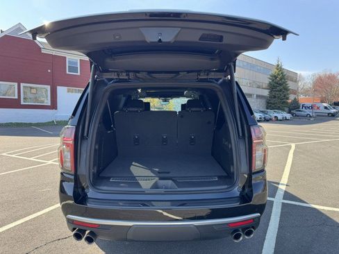 Used 2024 Chevrolet Suburban High Country w/ Advanced Technology Package image 23