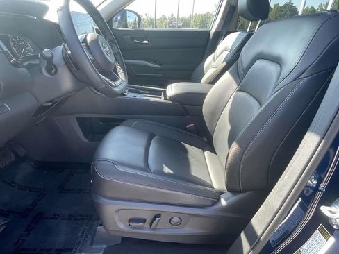 Used 2024 Nissan Pathfinder SL w/ SL Premium Package image 15