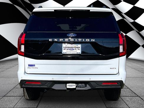 Used 2025 Ford Expedition Max Active image 4