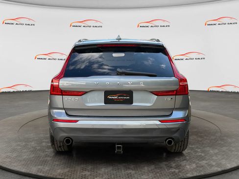 Used 2018 Volvo XC60 T5 Momentum w/ Vision Package AWD/4WD image 9