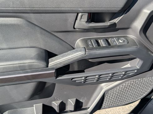 Used 2026 Toyota 4Runner SR5 AWD/4WD image 15