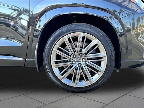New 2026 Lexus TX 550h AWD Plug-In Hybrid image 9