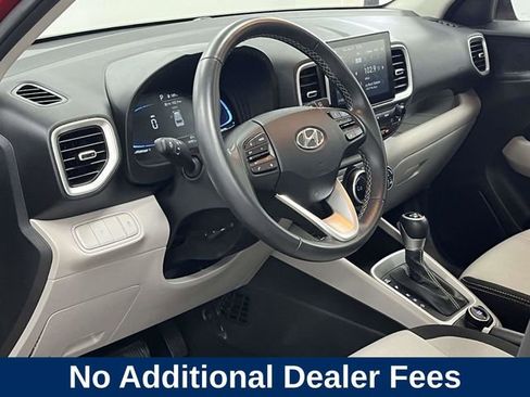 Used 2025 Hyundai Venue SEL FWD image 14