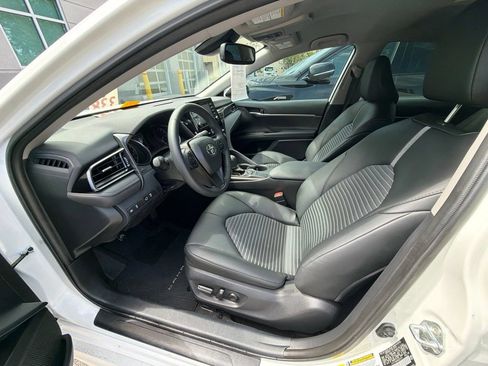 Used 2024 Toyota Camry SE w/ Convenience Package FWD image 3