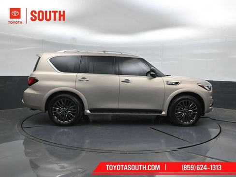 Used 2024 INFINITI QX80 Sensory AWD/4WD image 3