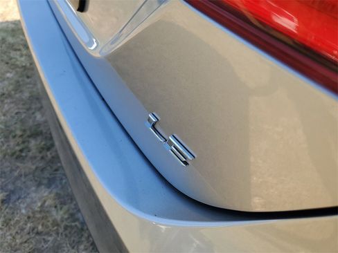 Used 2023 Toyota Camry LE image 8