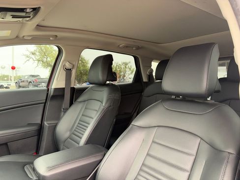 Used 2025 Kia Sportage SX FWD image 10