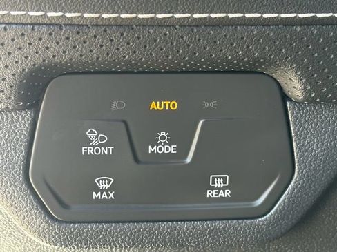 Used 2025 Volkswagen Atlas SE AWD/4WD image 22