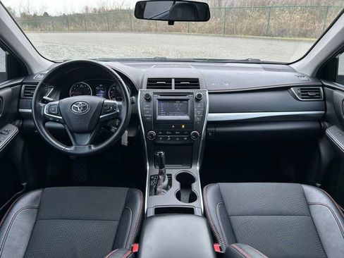 Used 2016 Toyota Camry SE image 14