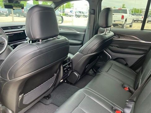 New 2026 Jeep Grand Cherokee Limited AWD/4WD image 25