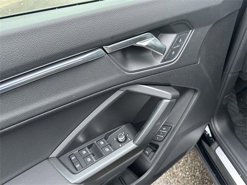 Used 2024 Audi Q3 2.0T Premium Plus image 21