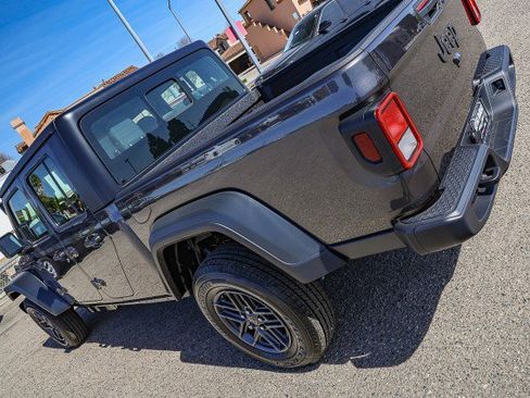 New 2026 Jeep Gladiator Sport image 9