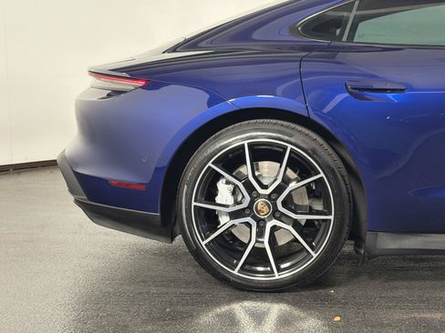Used 2022 Porsche Taycan RWD image 4
