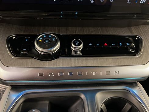 New 2025 Ford Expedition Max Platinum w/ Platinum Ultimate Package image 14