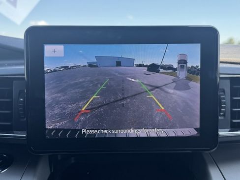 Used 2023 Ford Explorer XLT w/ Equipment Group 202A image 28