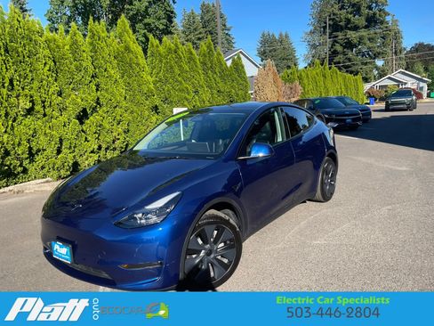 Used 2025 Tesla Model Y Long Range RWD image 2
