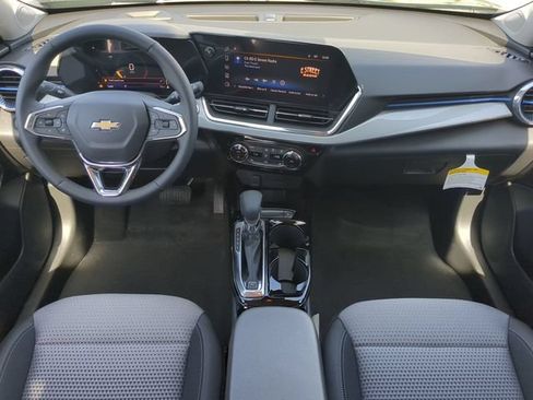Used 2025 Chevrolet Trax LT w/ Driver Confidence Package FWD image 15