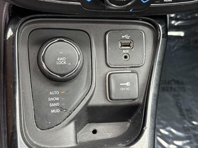 Used 2018 Jeep Compass Limited AWD/4WD image 21