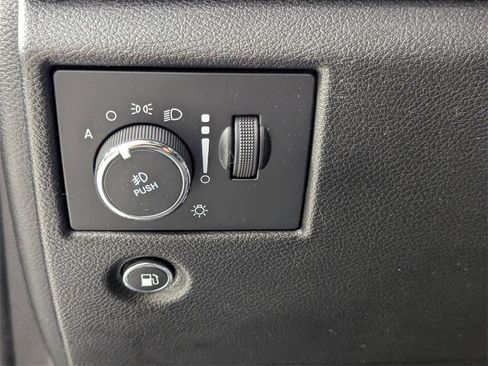 Used 2021 Jeep Grand Cherokee Laredo X image 13