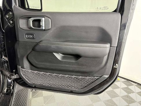 Used 2022 Jeep Wrangler Unlimited Sahara w/ Cold Weather Group image 16