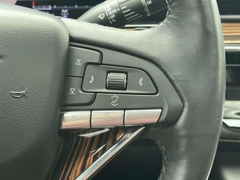 Used 2024 Cadillac Escalade ESV Premium Luxury AWD/4WD image 31