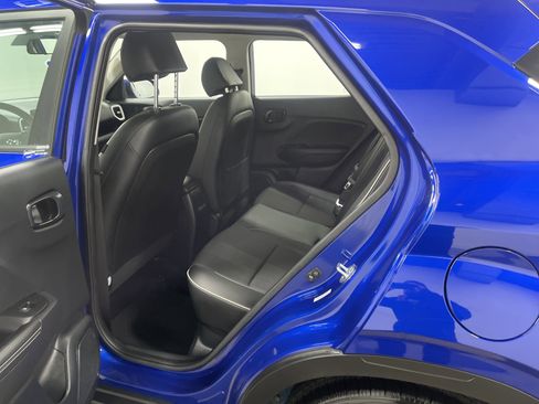 Used 2023 Hyundai Venue Limited image 13