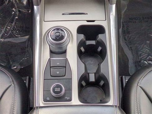 Used 2022 Ford Explorer XLT w/ Equipment Group 202A image 19