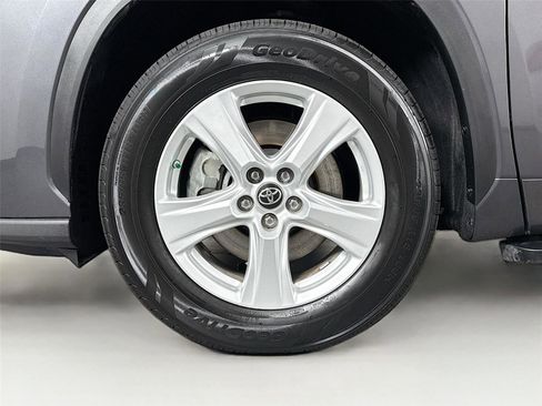 Certified 2023 Toyota Highlander LE image 12