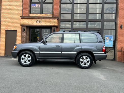 Used 2003 Toyota Land Cruiser AWD/4WD image 4