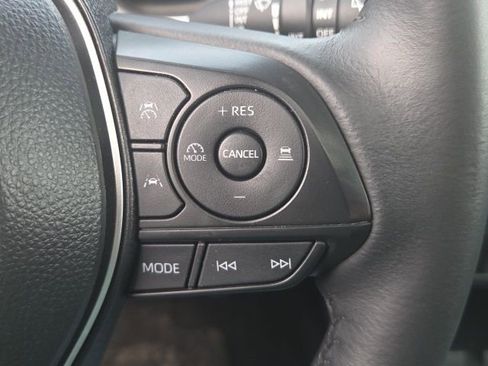 Used 2024 Toyota Corolla Cross XLE w/ Convenience Package image 42