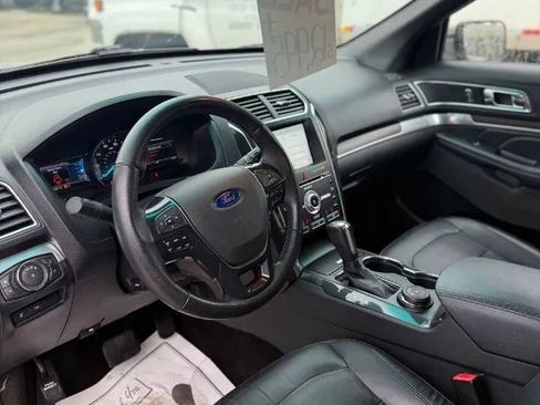 Used 2017 Ford Explorer Limited w/ Equipment Group 301A AWD/4WD image 10