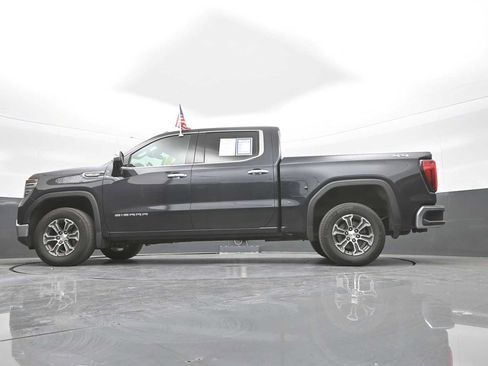 Used 2025 GMC Sierra 1500 SLT AWD/4WD image 35