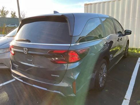 Used 2026 Honda Odyssey Touring image 7