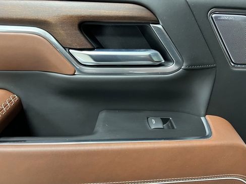 Used 2025 GMC Sierra 3500 Denali Ultimate image 42