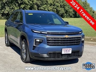 Used 2024 Chevrolet Traverse LT w/ Trailering Package