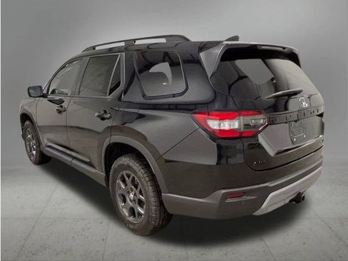 New 2025 Honda Pilot TrailSport image 3