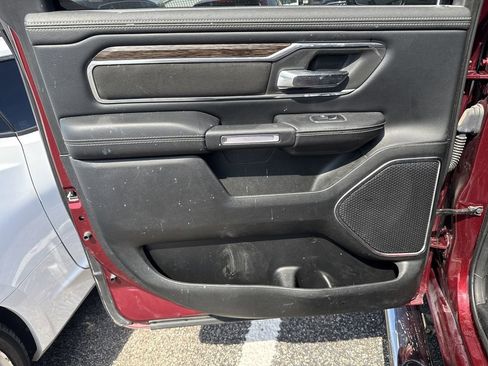 Used 2019 RAM 1500 Laramie image 23