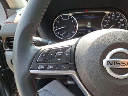 Used 2023 Nissan Sentra SR w/ Midnight Edition Package FWD image 14