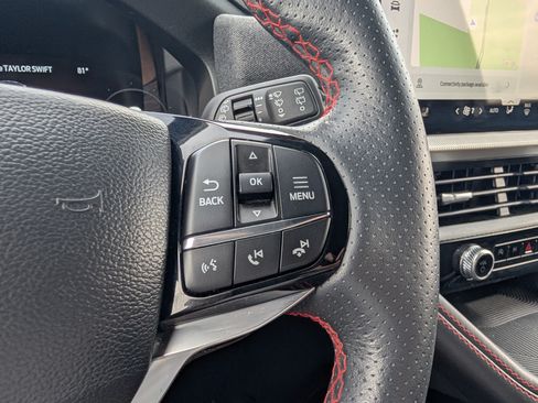 Used 2025 Ford Explorer ST-Line w/ ST-Line Street Pack AWD/4WD image 24