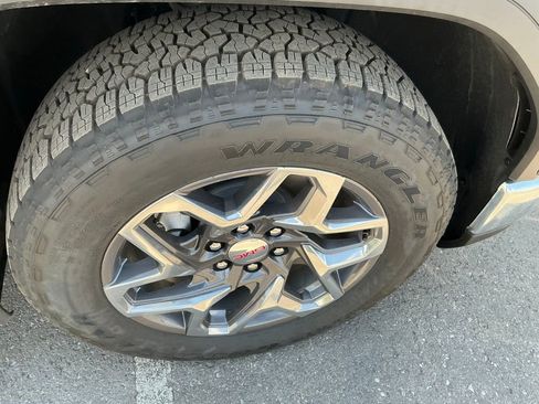 Used 2026 GMC Sierra 1500 SLE w/ Preferred Package RWD image 24