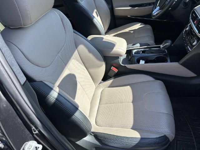 Used 2020 Hyundai Santa Fe Limited AWD/4WD image 29