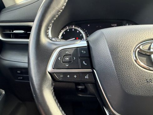 Used 2021 Toyota Highlander XLE image 27