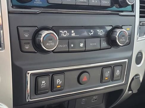 Used 2020 Nissan Titan SL w/ Moonroof Package image 30